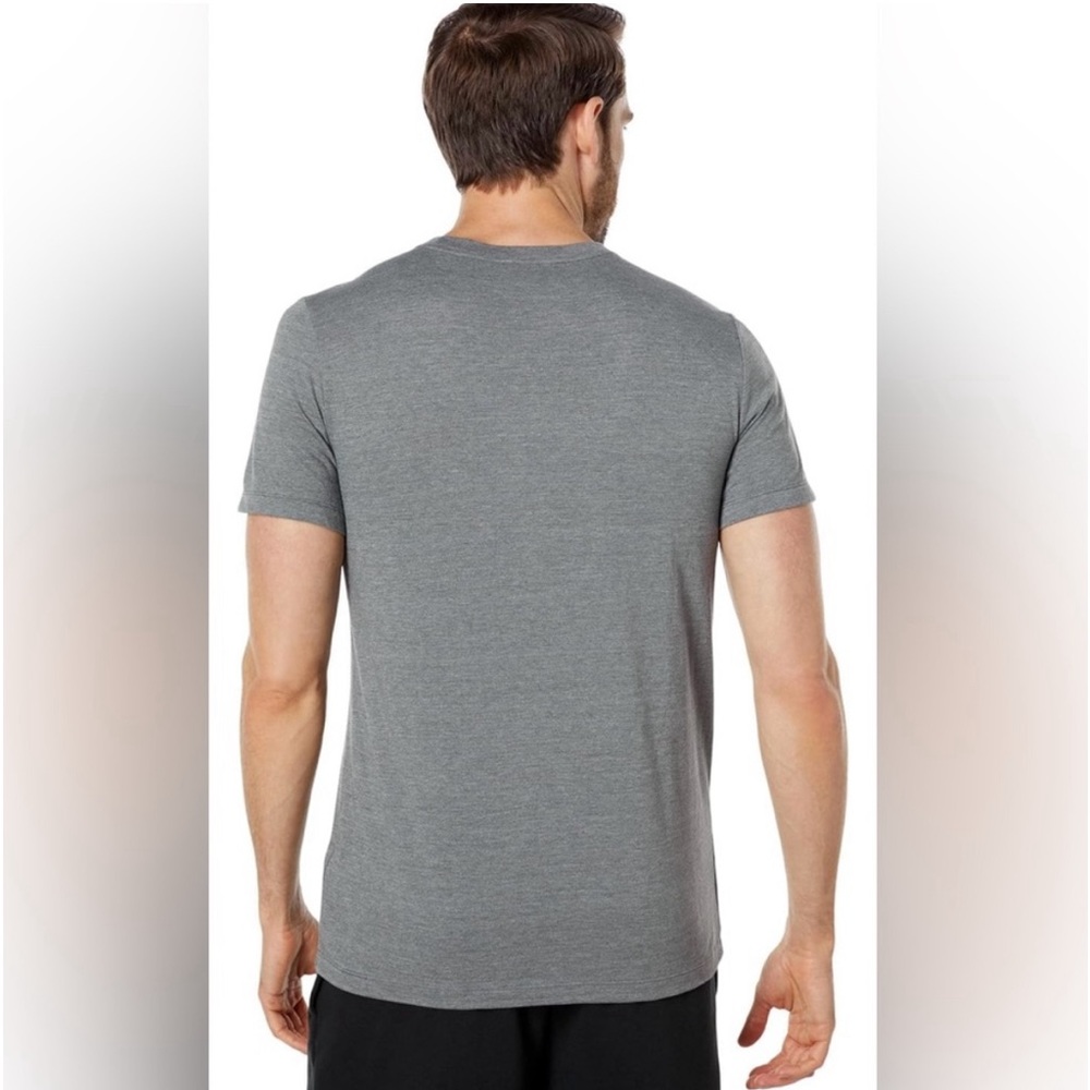 The North Face Mens Navy Logo Short Sleeve T-Shirt size XXL - Picture 2 of 9